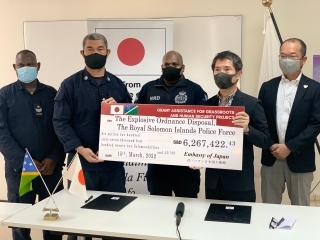 EOD team and representatives from the Embassy of Japan